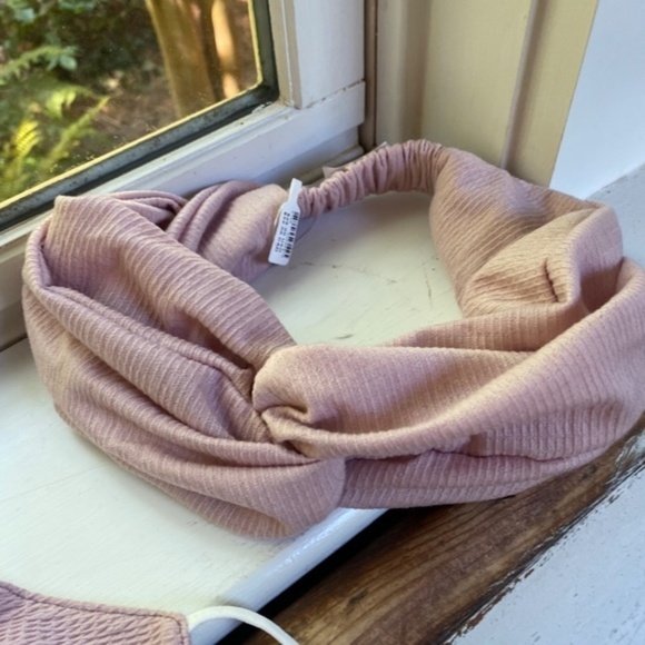 Anthropologie Pink Headband and Matching Face Mask - Picture 4 of 5